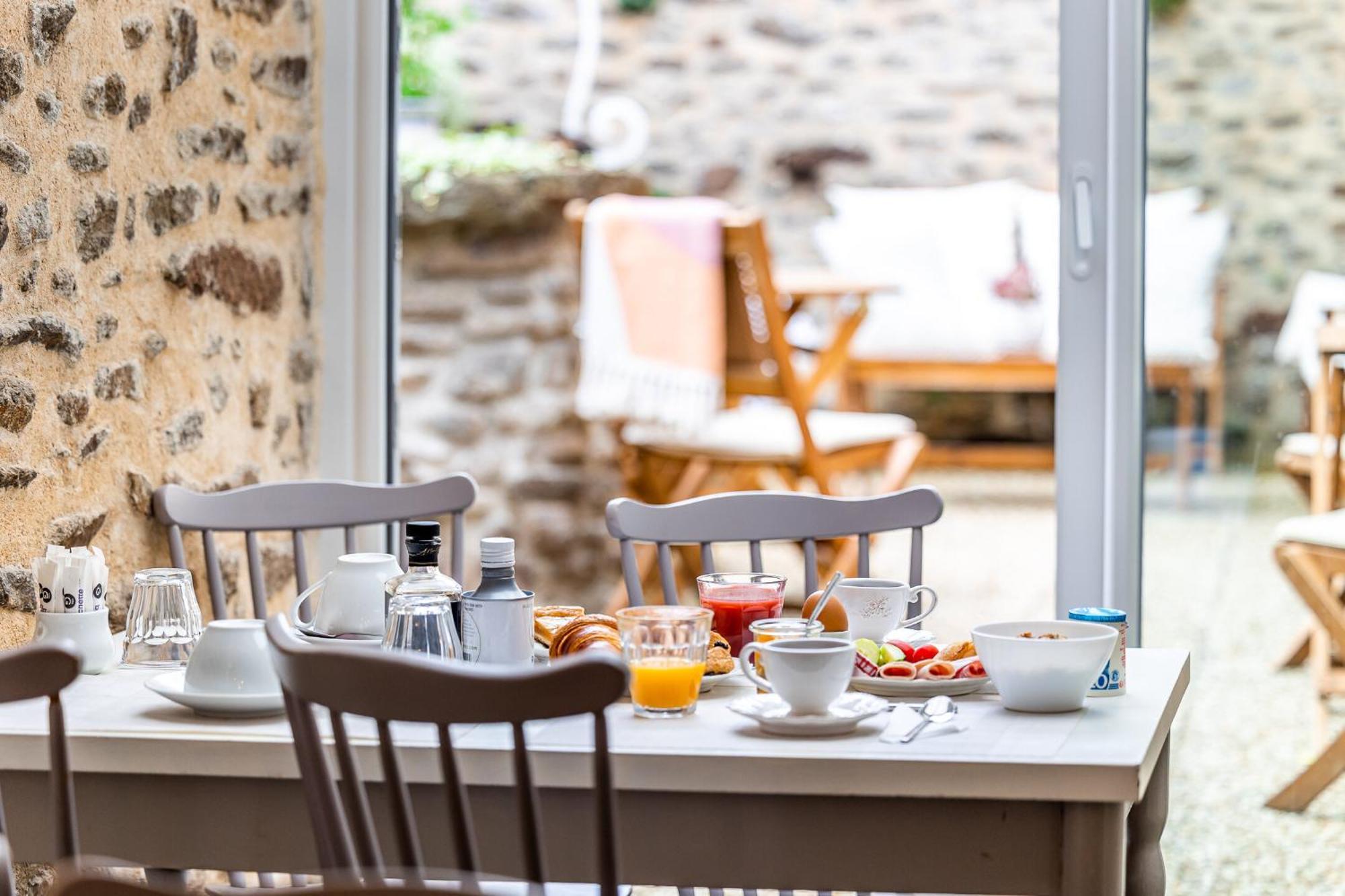 Demeures & Chateaux - Hotel De La Porte Saint-Malo Dinan Exteriör bild